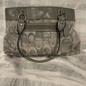 Grey  coach shoulder bag